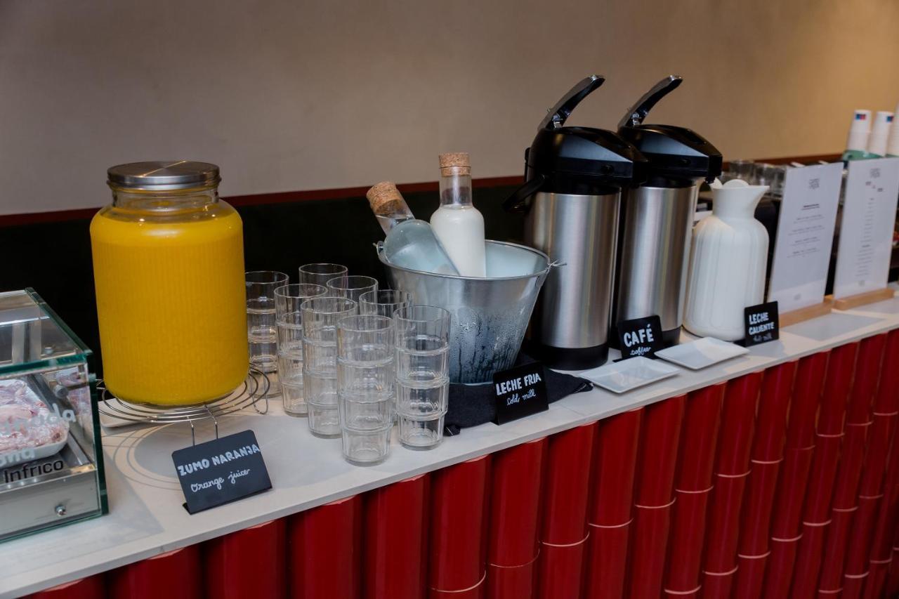 Latroupe Prado Hostel Madryt Zewnętrze zdjęcie