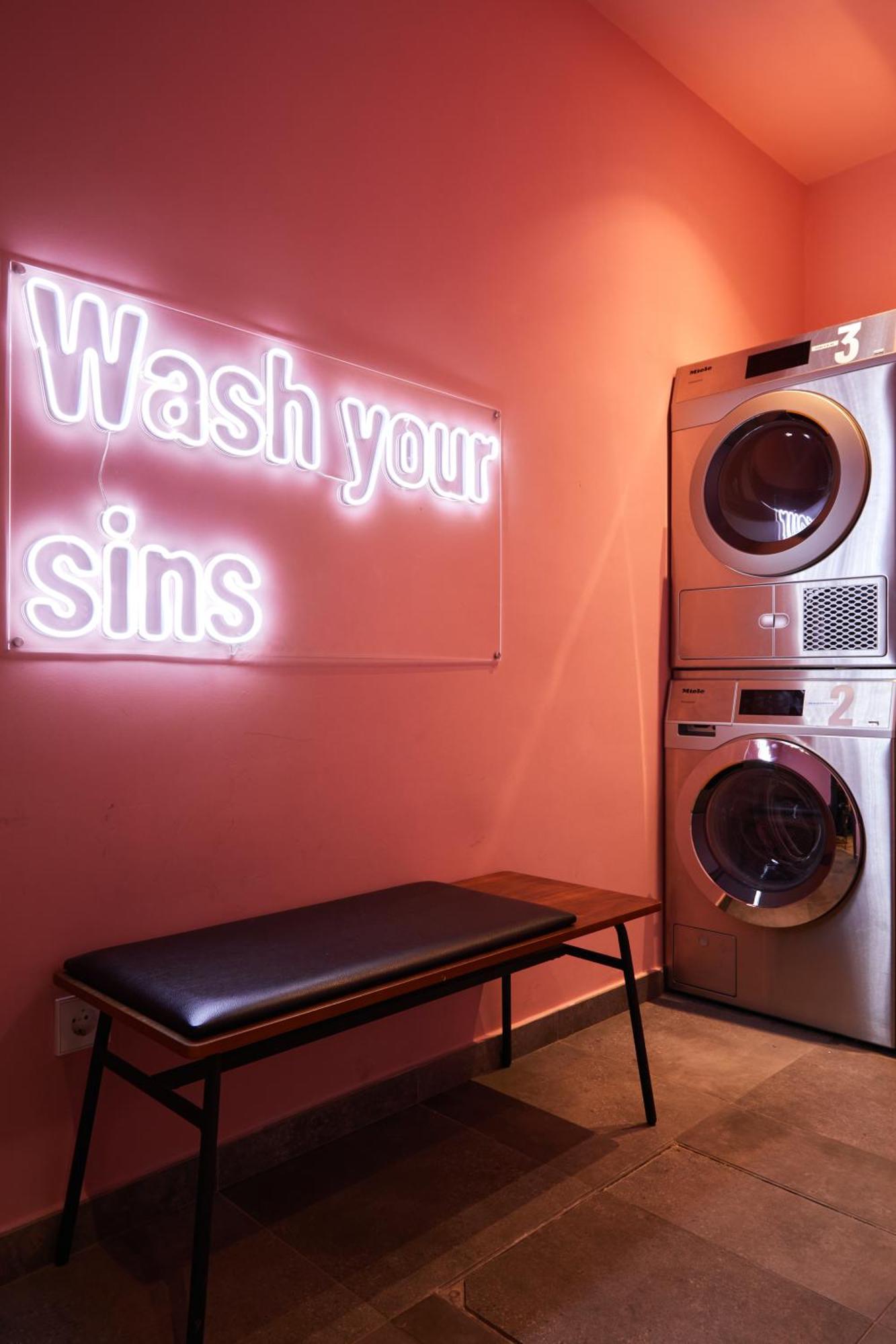 Latroupe Prado Hostel Madryt Zewnętrze zdjęcie